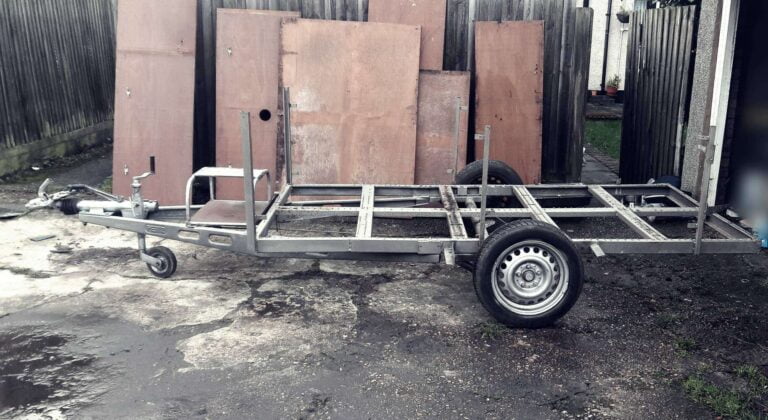 A custom made, mobile catering trailer for street food traders, private even caterers, and food markets stall holders. Made in th UK with an artistic, eye catching, industrial style look. Contact for your custom made trailer.